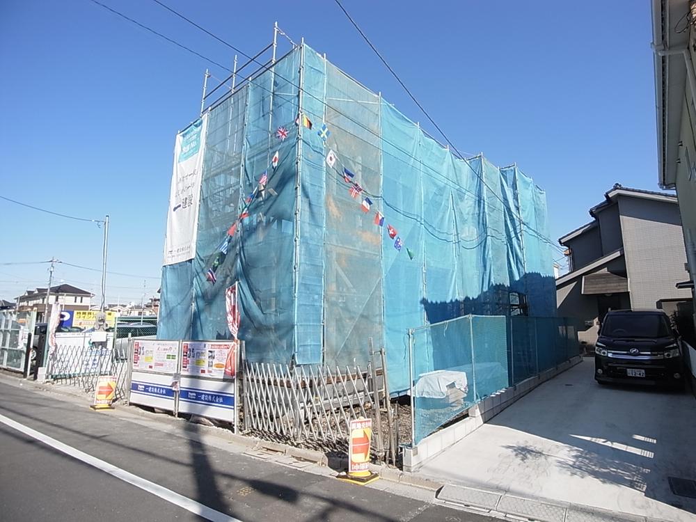 Local photos, including front road. Local (November 8, 2013) Shooting