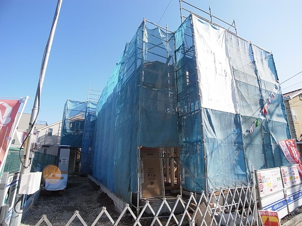 Local photos, including front road. Local (November 8, 2013) Shooting