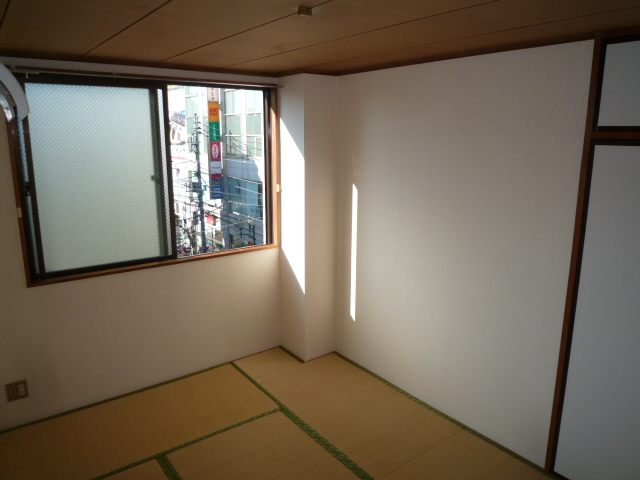 Living and room. With storage