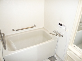 Bath. With reheating hot water supply ・ Thermostat is a mixing faucet