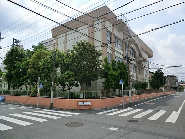 Primary school. 200m to Adachi Ward Higashiiko Elementary School