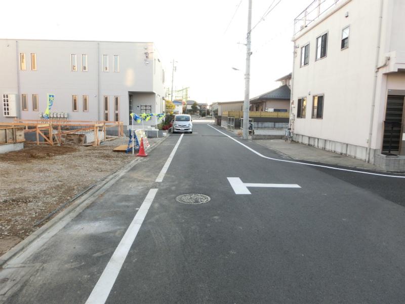 Local photos, including front road. Local (12 May 2013) Shooting