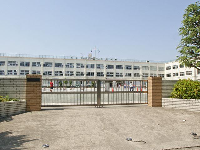 Primary school. 466m to Adachi-ku, Tatsunaka River North Elementary School