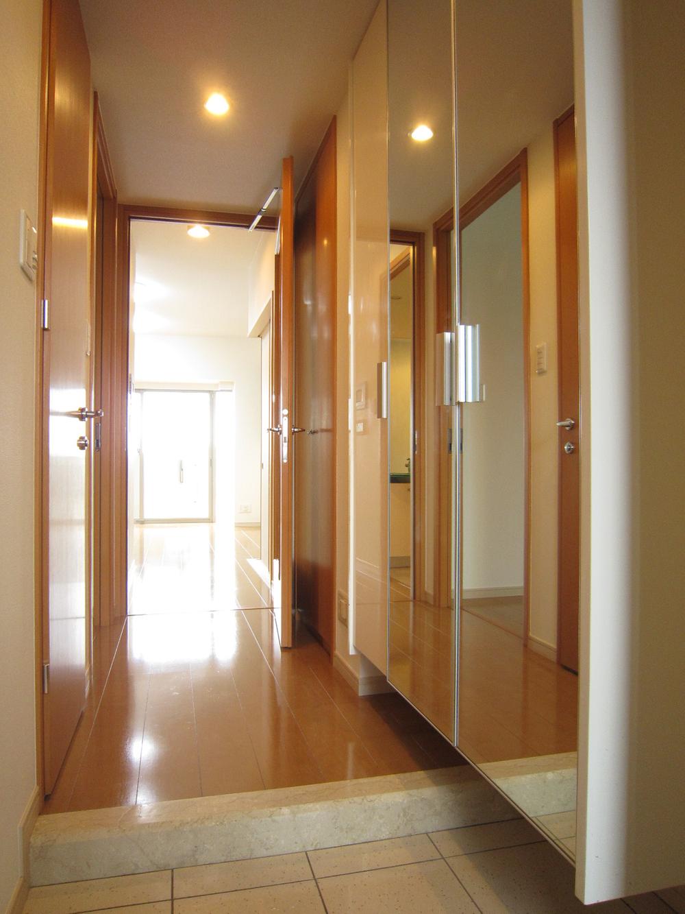 Entrance. Indoor (September 2013) Shooting