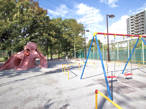 Surrounding environment. Uwanumata East Park baseball field ・ Tennis Court (about 450m ・ 6-minute walk)