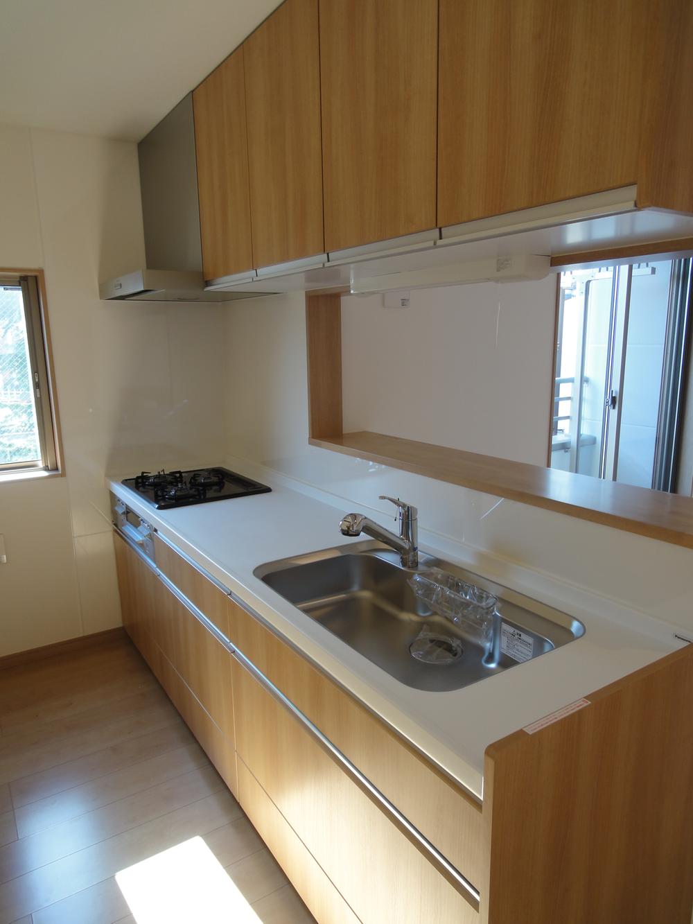 Kitchen. Woodgrain natural kitchen