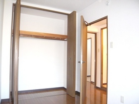 Living and room. It is the entrance side Western-style