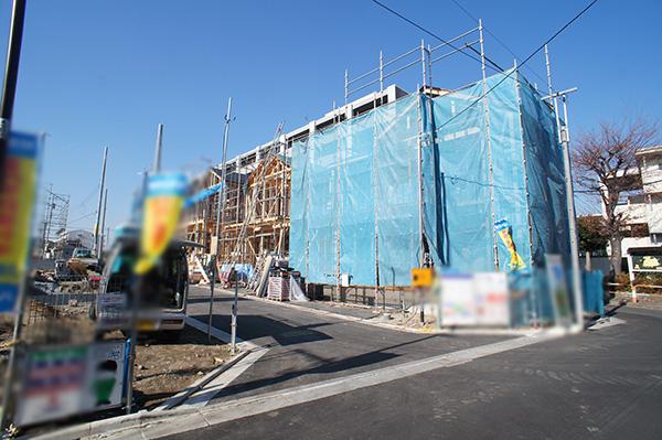 Local photos, including front road. Local (12 May 2013) Shooting