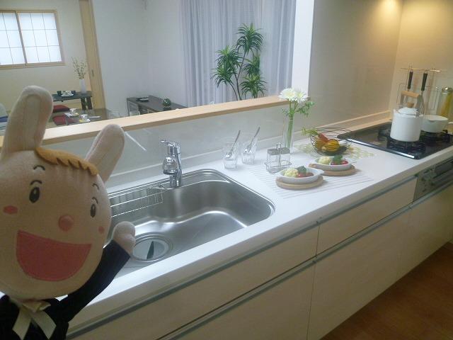 Kitchen. E Building room (September 26, 2013) Shooting