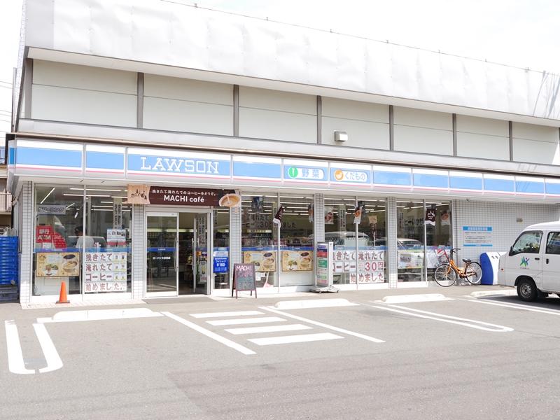 Convenience store. 120m to Lawson