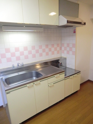 Kitchen. Kitchen storage plenty Gas stove installation Allowed