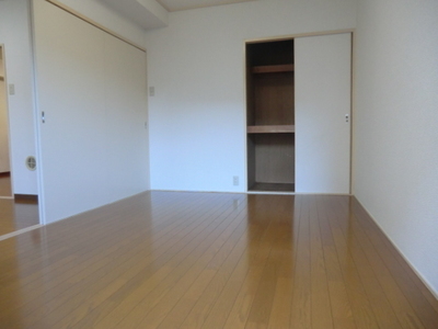 Living and room. 6 Pledge and 4.5 Pledge Western-style 2 room Storage rooms