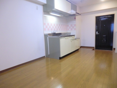 Living and room. 5 Pledge dining kitchen bright rooms