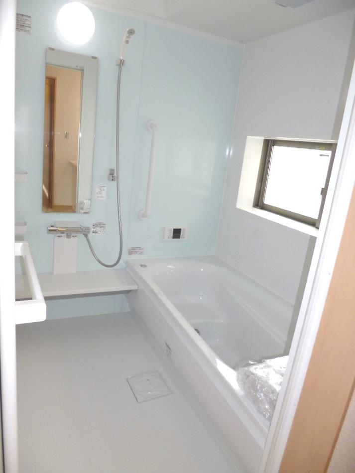 Bathroom. Windows there ventilation performance is outstanding. 