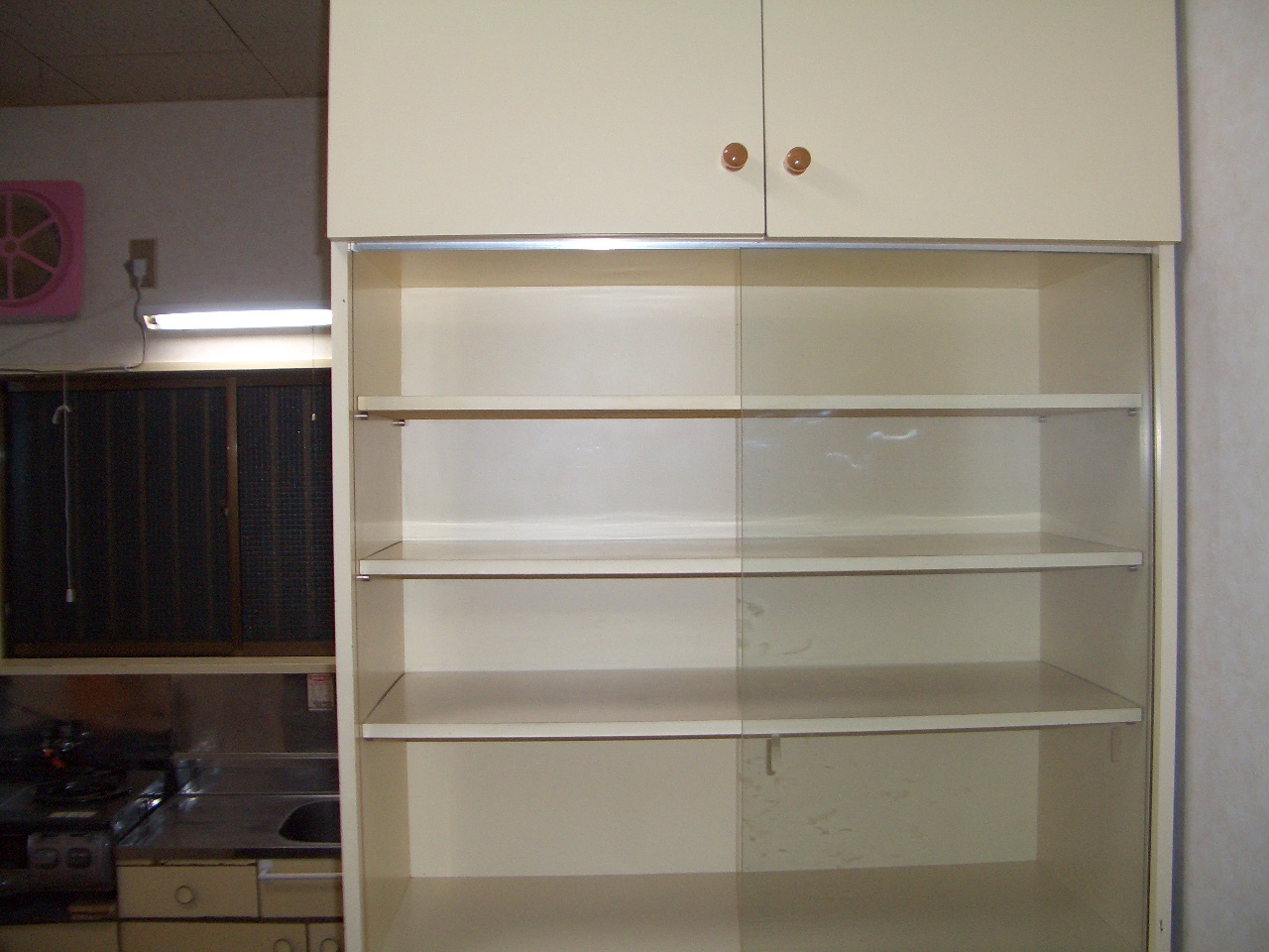 Receipt. There cupboard. 