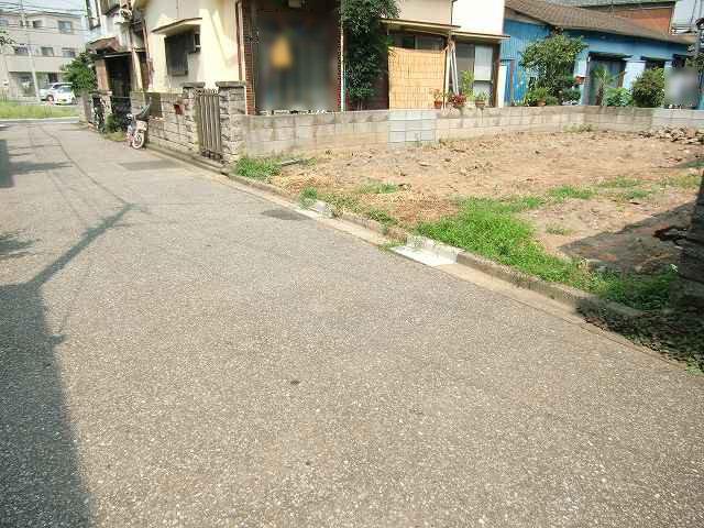 Local photos, including front road. Local (August 2013) Shooting