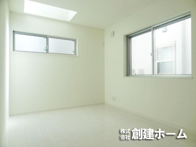 Non-living room. Bright room with a skylight!