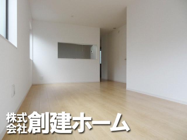 Living. Living spacious 16.5 Quire! 