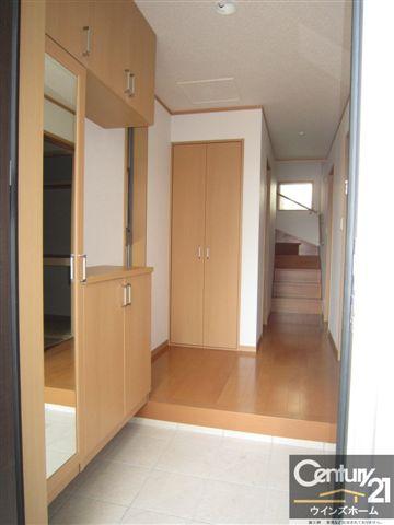 Same specifications photos (Other introspection). Example of construction entrance