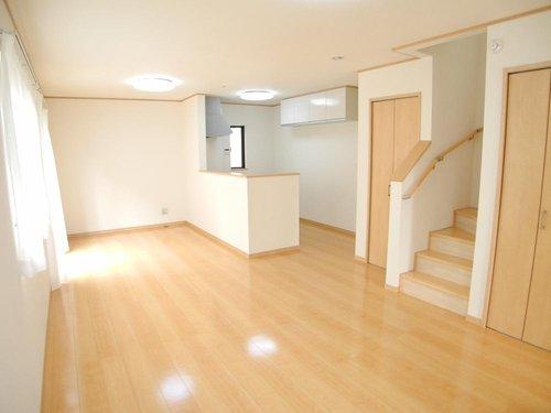 Same specifications photos (living). Open living