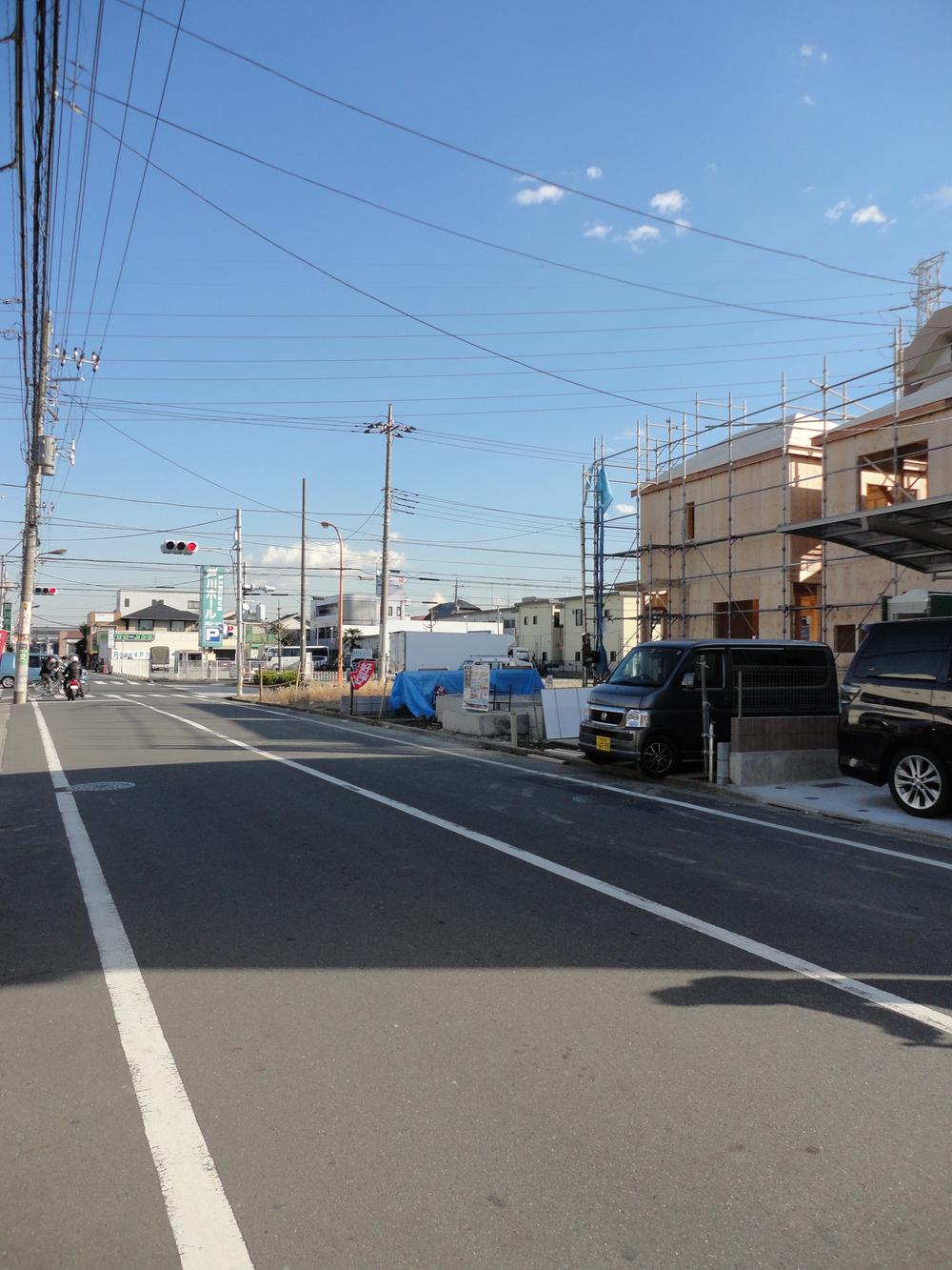 Local photos, including front road. Shooting from the east