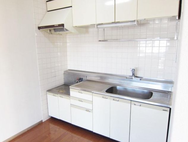 Kitchen. Easy dishes in 2 lot gas stoves installed Allowed. 