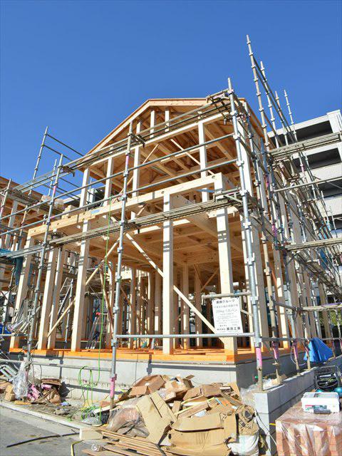 Local appearance photo. South-facing with a good per sun