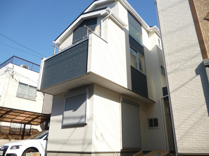 Local appearance photo. Local (11 May 2013) Shooting