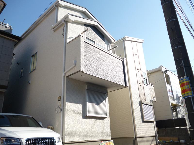 Local appearance photo. Local (11 May 2013) Shooting