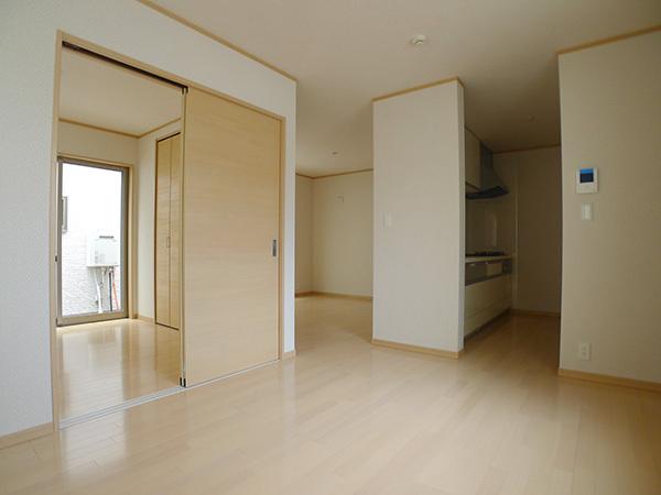 Living. Conversation of your family is lively, Open-minded LDK