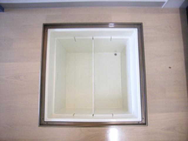 Receipt. Underfloor Storage