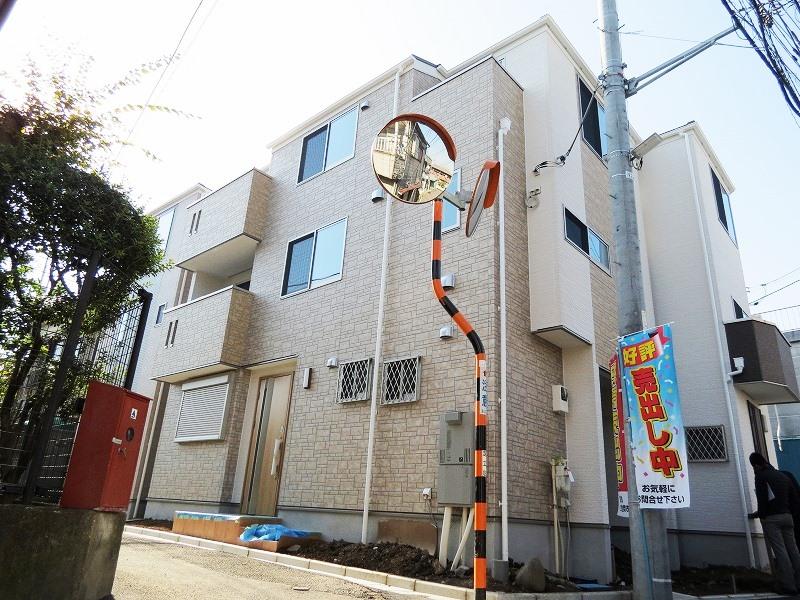 Local appearance photo. Local Building 3 (November 2013) Shooting