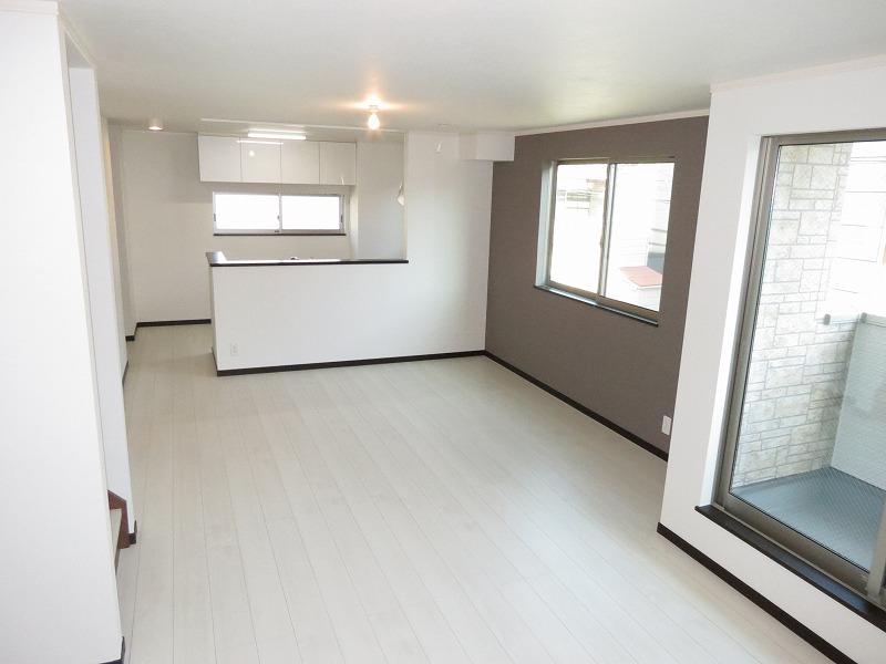 Living. Building 3 LDK