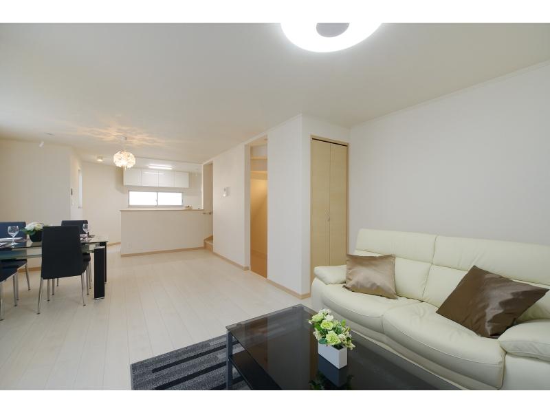 Living. Building 2 LDK