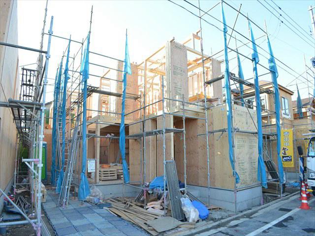 Local appearance photo. Facing the 6m road