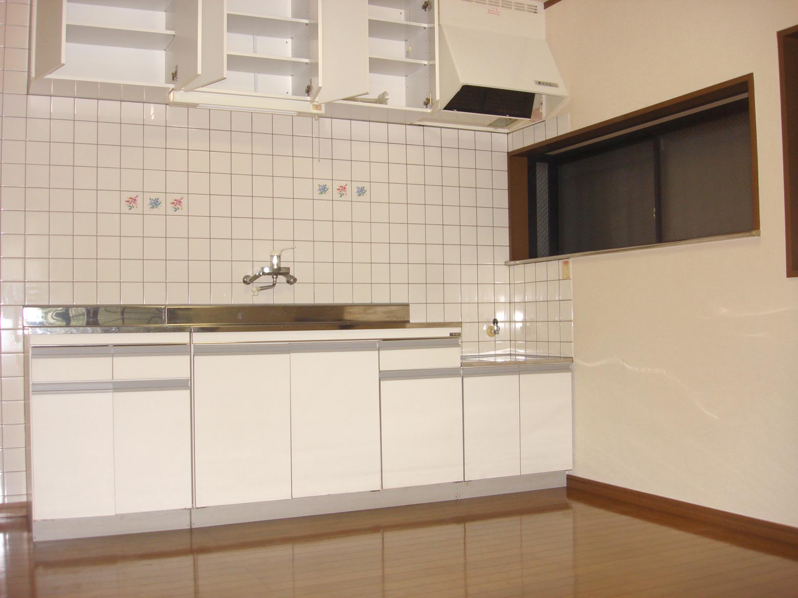 Kitchen. Big is the sink. 