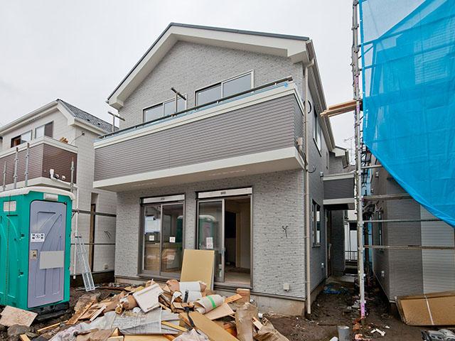 Local appearance photo. Local (12 May 2013) Shooting