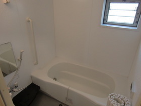 Bath.  ◆ Bathroom (inverted) ◆ 