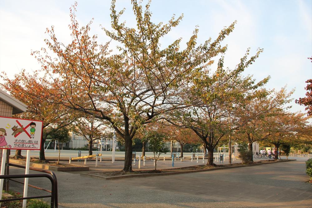 park. 680m to Senju sports park