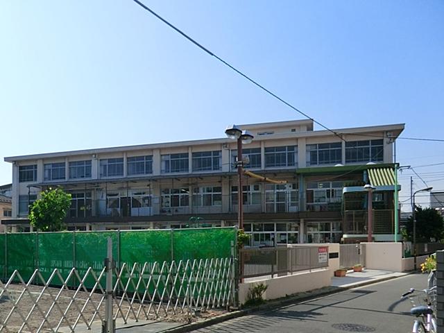 kindergarten ・ Nursery. Diplomatic 460m to nursery school
