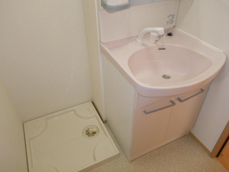 Washroom. Basin dressing room (another in Room photo of the same building)