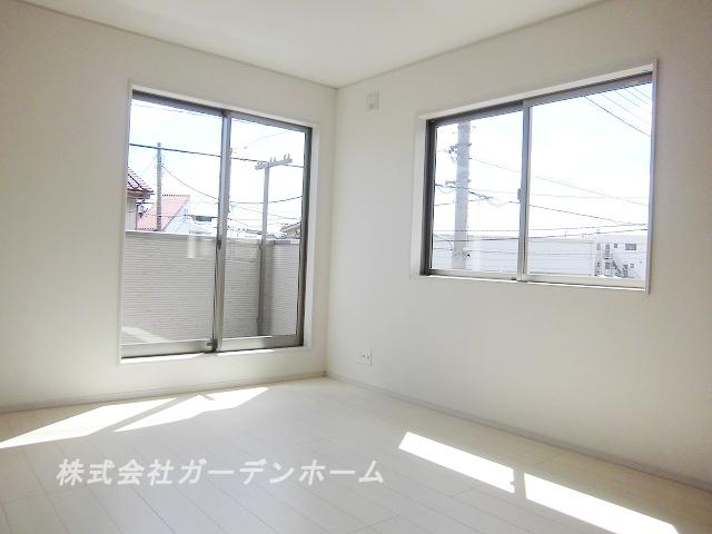 Model house photo.  ■ Light of the sun and pours and Sansan ■ 