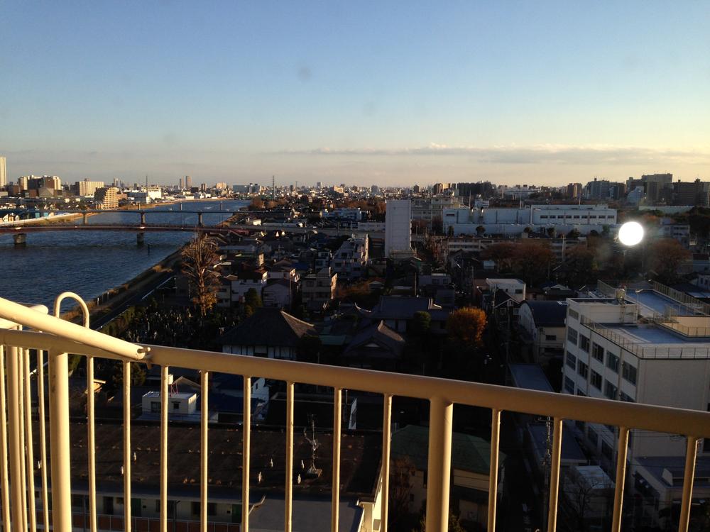 View photos from the dwelling unit. View from the site (December 2012) shooting