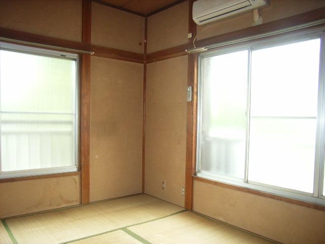 Living and room. Japanese-style room (1)
