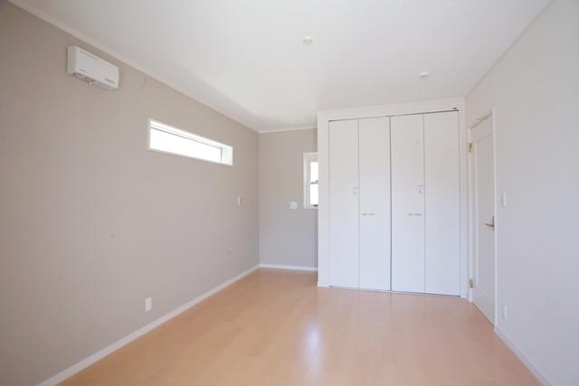 Model house photo. Example of construction Western-style 2