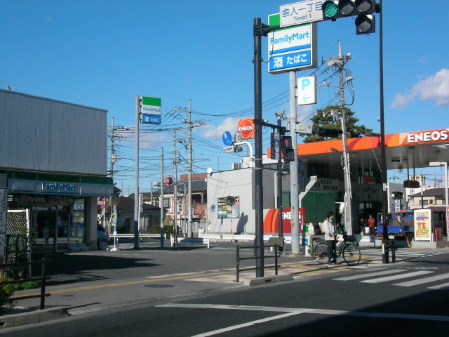 Convenience store. FamilyMart Toneri chome store up (convenience store) 347m