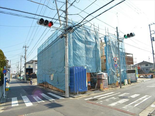 Local photos, including front road. Rokuchō Station walk 19 minutes