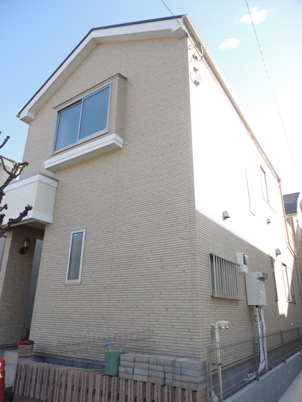 Local appearance photo. D Building