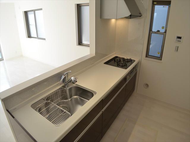 Kitchen. Cooking fun with face-to-face kitchen