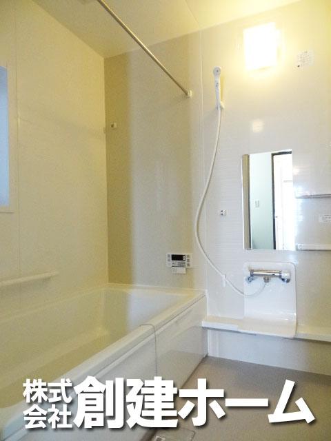 Bathroom. Spacious bath of 1 pyeong size